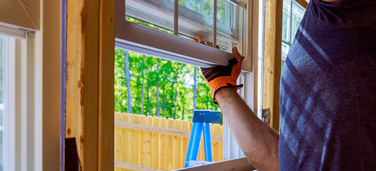 >Bay Window Curtain Rail Track in Clermont, FL